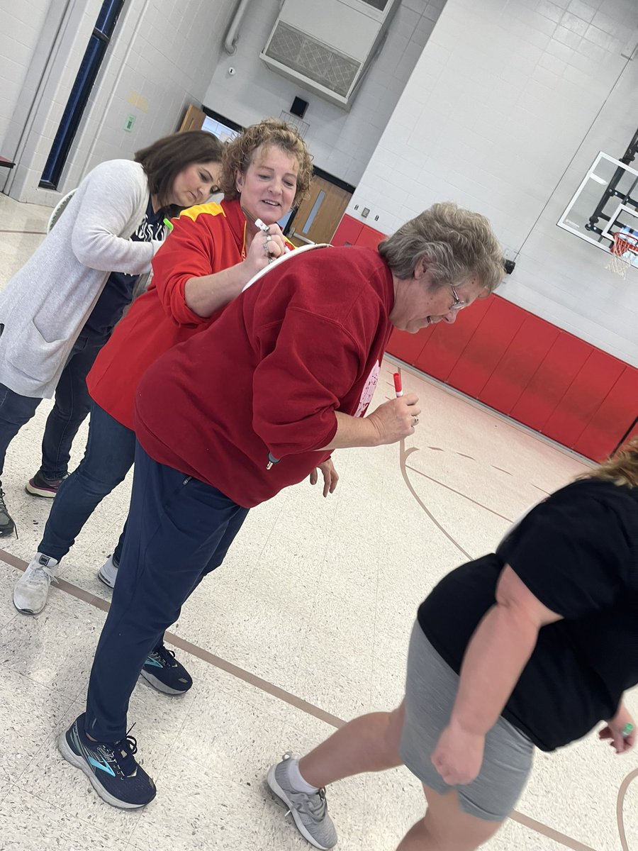 mrsparrishk5's tweet photo. Awesome PD today with my staff at #bhawkel! We did the Positive Paper Plates activity for some affirmation and the staff seemed to enjoy it! @ClarkCoIndians https://t.co/36laNhchH4