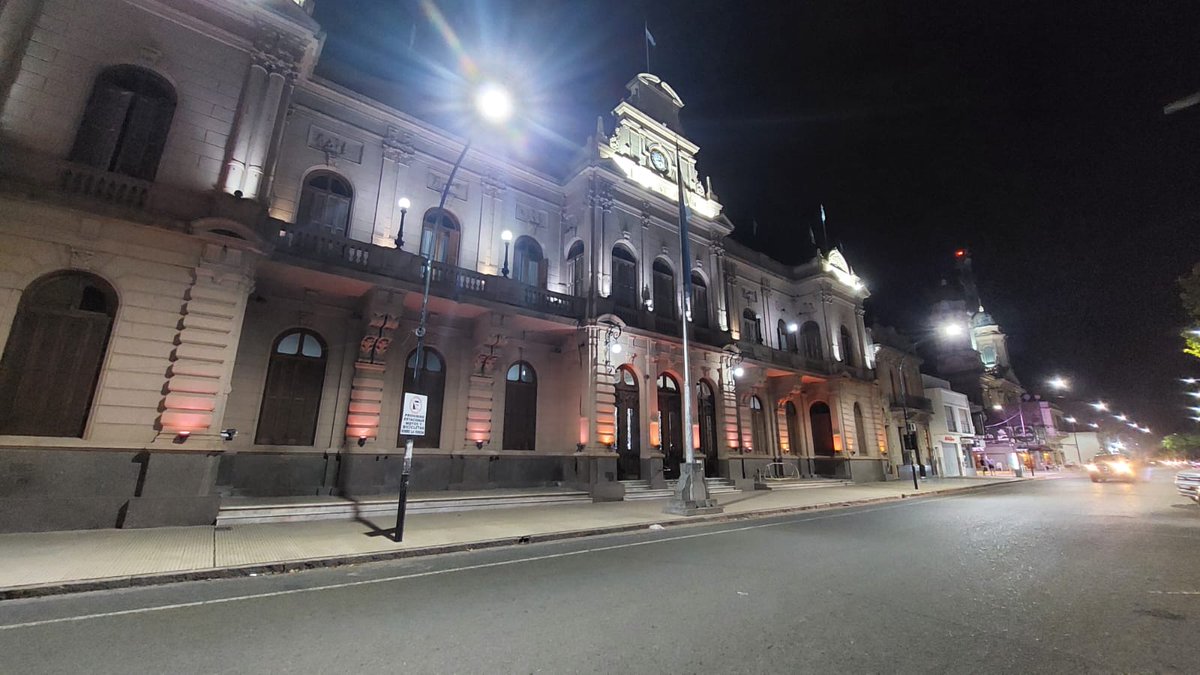 MuniChivilcoy's tweet photo. ♥️ Iluminamos el Palacio Municipal de color #rojo en conmemoración del #Día #Mundial de las #Cardiopatías #Congénitas

👉 Se celebra cada 14 de febrero, con el objetivo de prevenir tempranamente, para que los pacientes afectados puedan recibir el debido tratamiento. https://t.co/P6Vc58ze4M