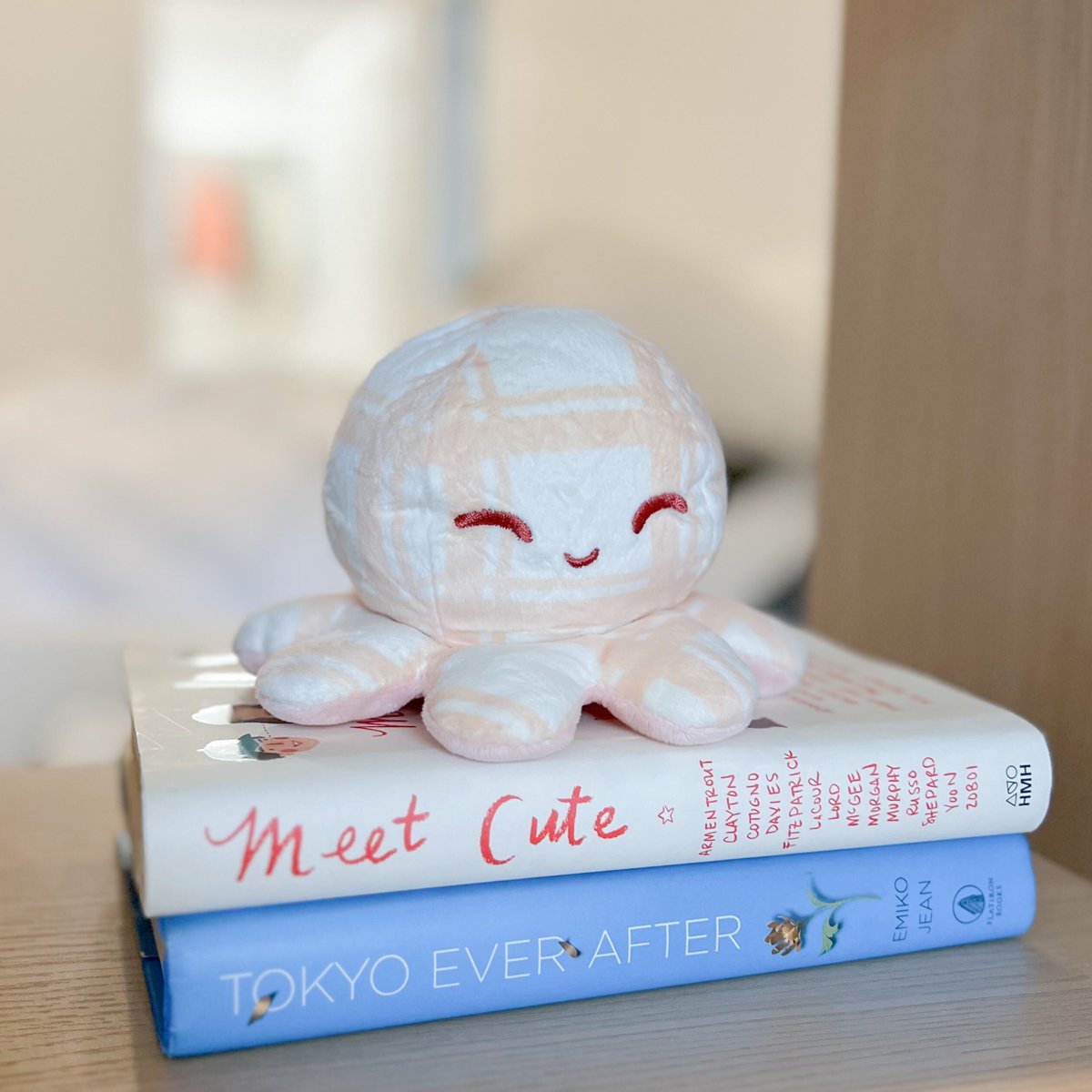 TeeTurtleHQ's tweet photo. This NEW Reversible Octopus Plushie is the perfect accessory for your book nook π 30% off today only!!
____________________
#teeturtle #reversibleplushies #plushies #toys #reversibleoctopus #plaid #cute #plush #toy https://t.co/WwOY6IJdwQ