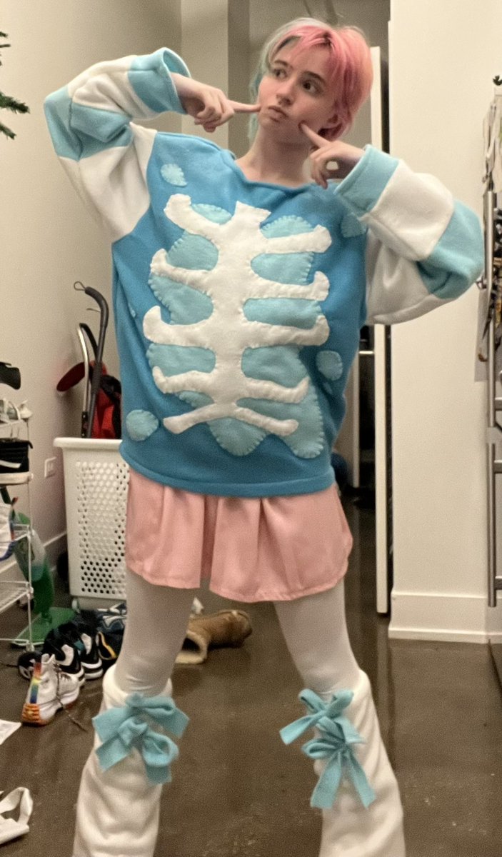 RedHotRant's tweet photo. THE LEGWARMERS COMPLETE THIS SHIT IM SO HAPPY I MADE THEM Okok

Shirt - me
Skirt and leggings- Amazon
Boot covers - me
Boots - demonias https://t.co/gqX8boTW0Y