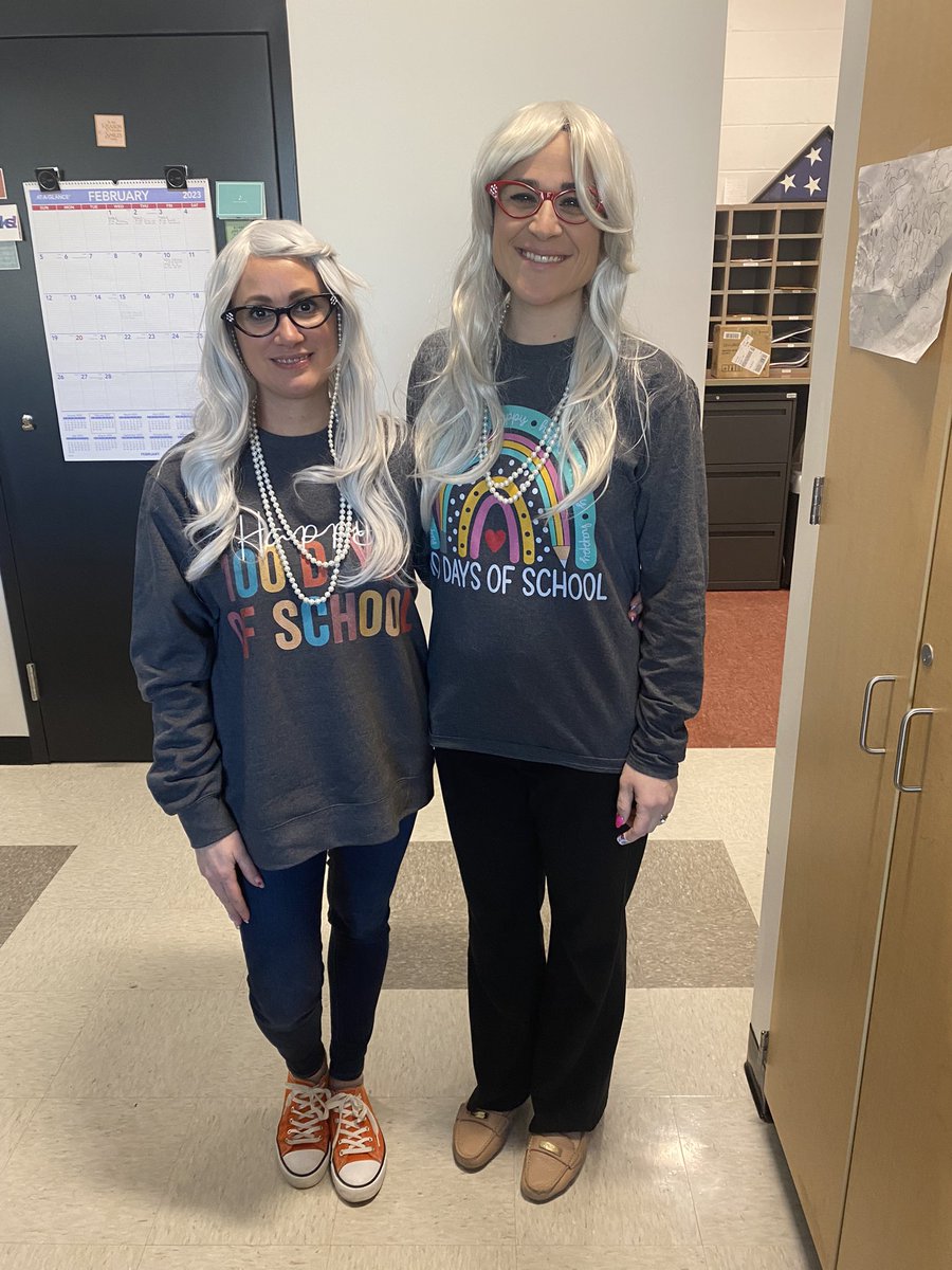 MsAmodeoAP's tweet image. Happy 100th Day of School!! 🧡🖤🤍 @GoMESDukes @MrsValloneK  #100yrsyoung #guestreader #exerciseinthesunshine!