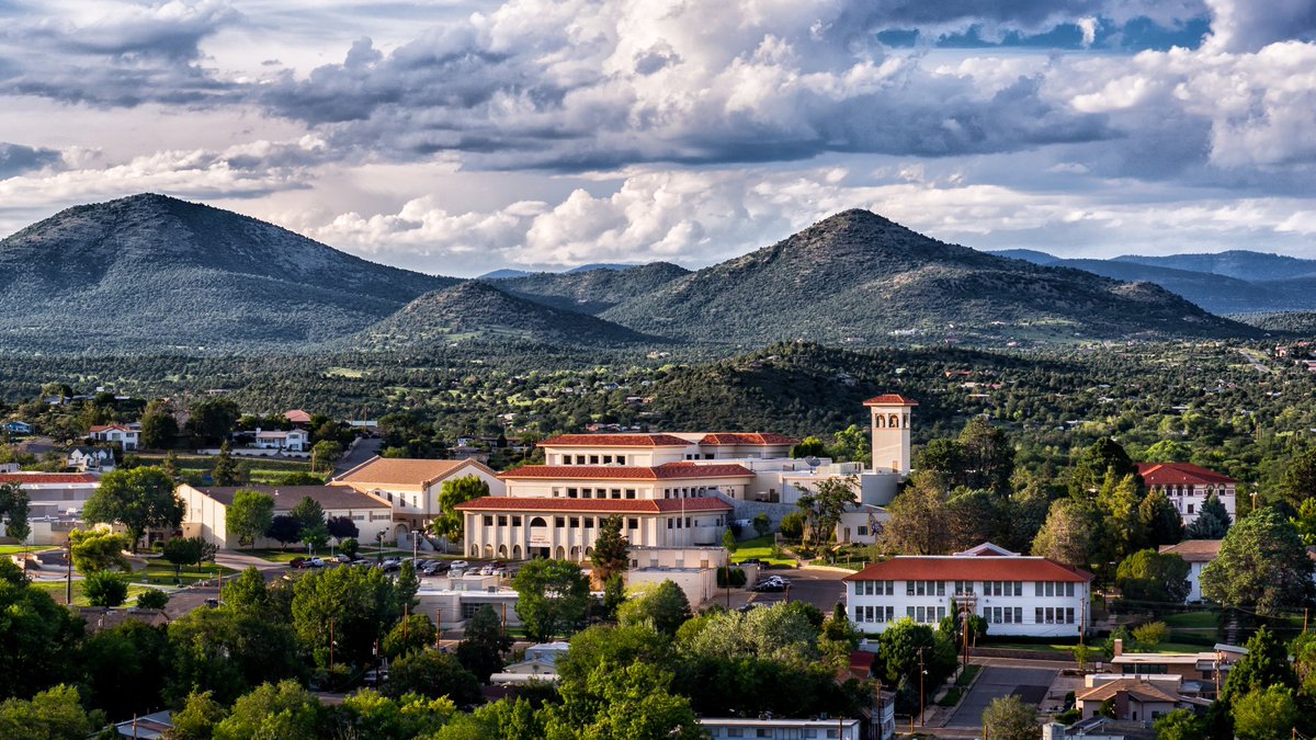 After a great conversation with <a href="/_ZaneGibson/">Zane Gibson</a> I’m blessed to say that I have received an offer from Western New Mexico University🟡🟣 <a href="/WNMU_MBB/">WNMU Men’s Basketball</a> #RareBreed