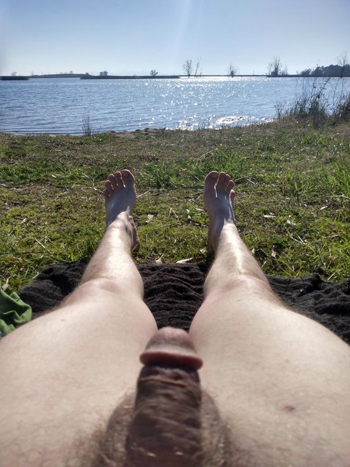 Gotta get my tan on 🔥🔥🔥 https://t.co/mhaelCAJdl
