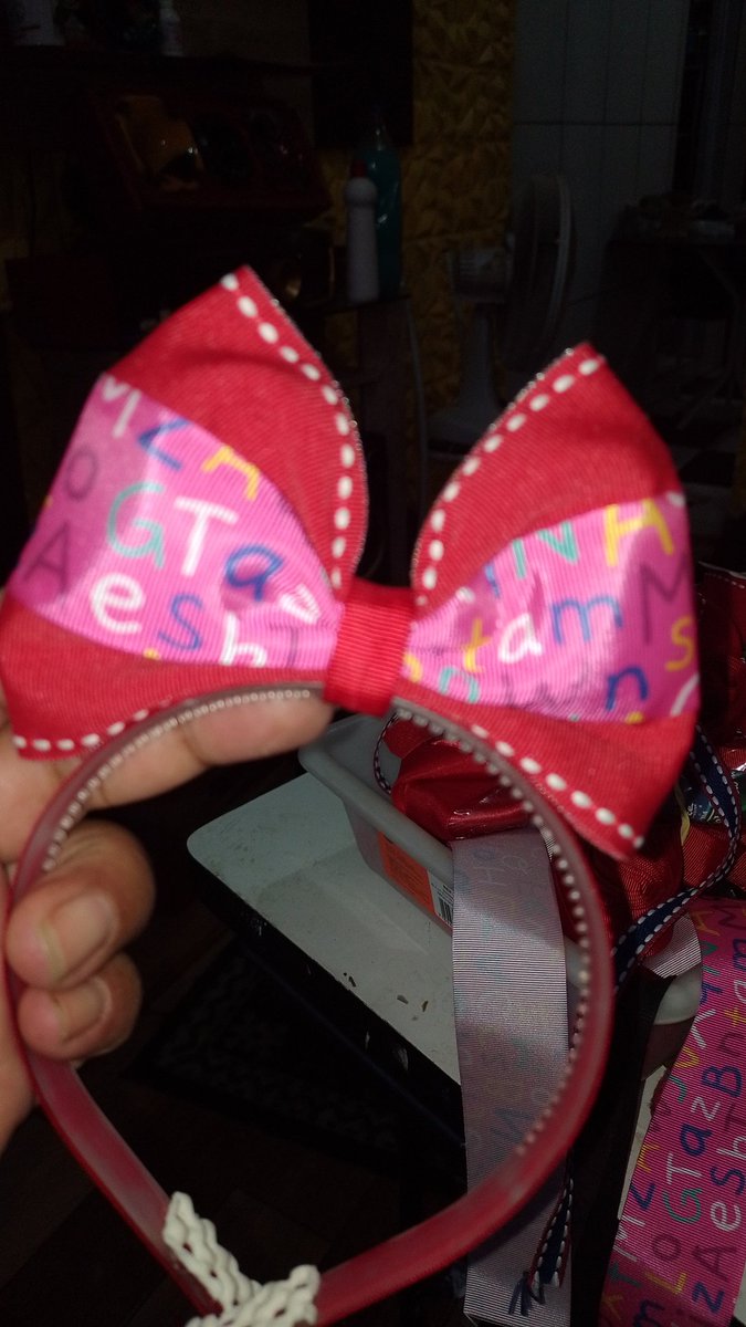 MimosSelma's tweet photo. Caneta personalizada laco de cabelo prendedor de chupeta vemmmm https://t.co/Byq2juLo7j