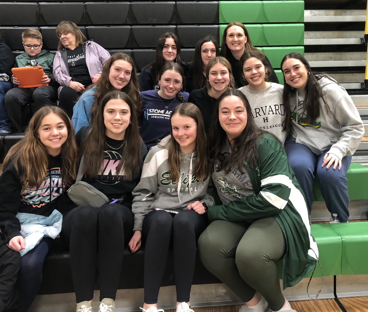 These amazing former student-athletes came out to cheer on the Lady Panthers tonight! What an amazing surprise. Once a Panther always a Panther 💚🏐💛 #PantherPride #classof22 #BeEvergreen