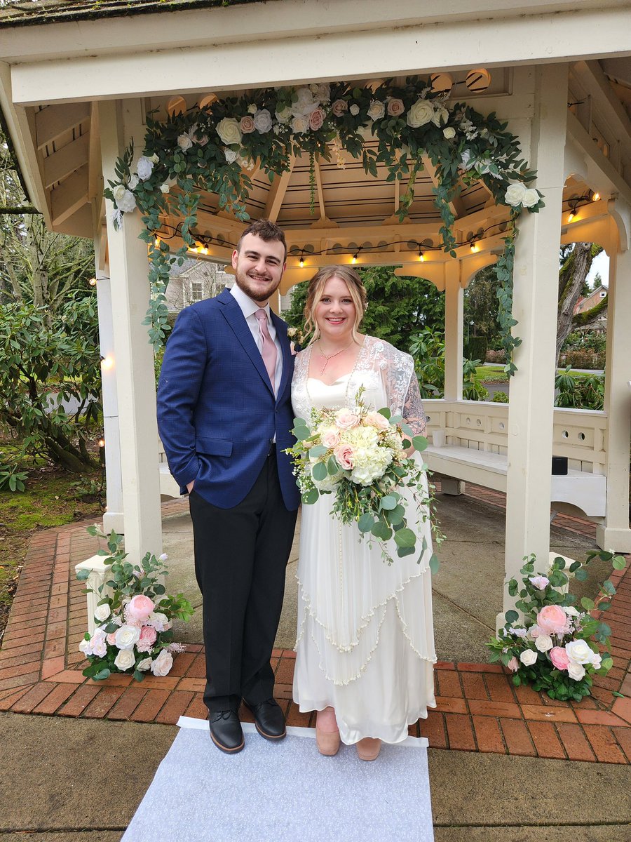 Brooke8EB's tweet photo. 💕Married 💕 2/4/23 https://t.co/aInAPy6AjS