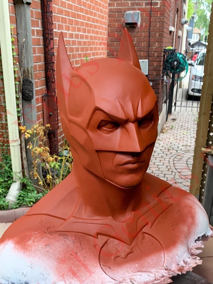 Evilgeniuspro's tweet photo. after seeing #theflash trailer my wife said that my take on the next Keaton cowl is better. I did it when it was first Announced tha keaton would be reprising, it was my idea of what the cowl evolution would be. that said, I don’t mind the new verison #thebatman #keatonbatman https://t.co/bQZAs2b91S