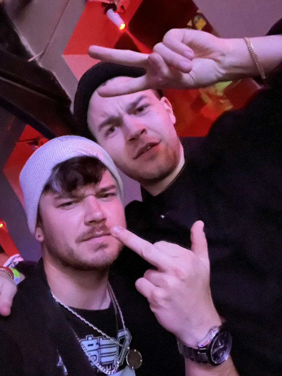 DUMB RIDDIM IDIOT tweet media