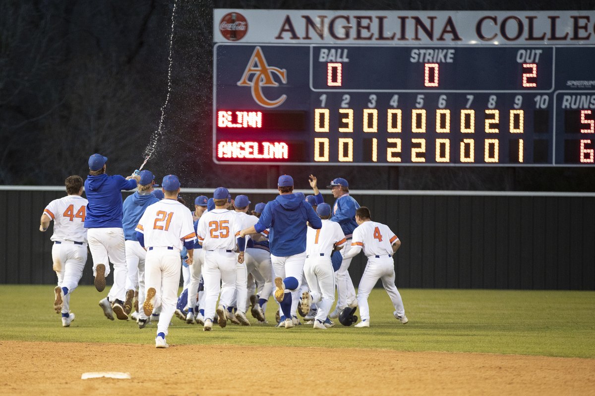 ACAthletics's tweet photo. AC's Sam Hardcastle set off a celebration with his walk-off hit on Monday, giving the Roadrunners a 6-5 win over Blinn College at Poland Field. @angelinacollege @RunnersBSB https://t.co/8lLkrye9Db