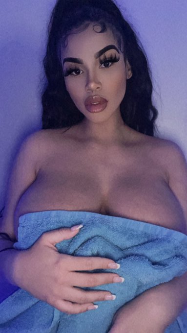 Jeff Bezos doesn&rsquo;t have broke homies, so neither do I. 💰 https://t.co/UQvRBqZAPA https://t.co/zK0obj<a href="/tag/bussitchallenge"class="tags"><span>#bussitchallenge</span></a>