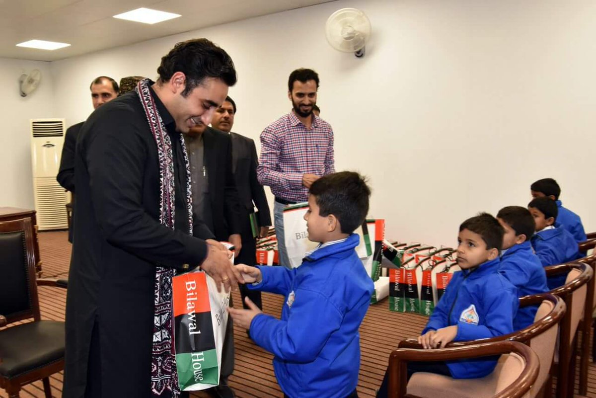 JiyalaKing1's tweet photo. Chairman PPP @BBhuttoZardari meets Orphan children of safa academy at khi after returning frm dubai. @BakhtawarBZ @AseefaBZ
#BIBIKaBeta
@SaeedGhani1 @RashidKhaskhele @mshahzadburfat @Hasanhameedwar1 @MediaCellPPP https://t.co/kItfxHgXdk