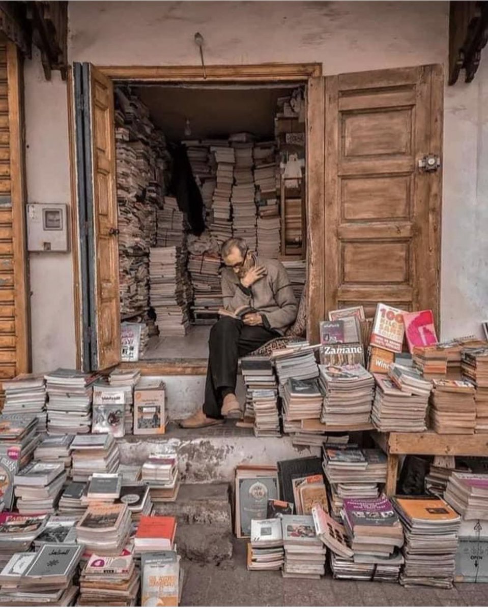 This man has a bookstore in Morocco and has read more than 4000 of the books in his shop.
❤️