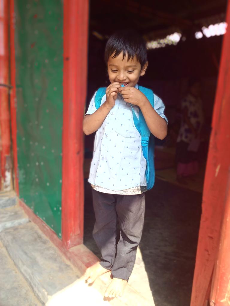 IAmPanThar's tweet photo. The right to education is a human right for everyone. Educate your child to light up your community.
Education is the only solution for the Rohingya community.
Photo – Pan Thar
#RohingyaRefugee
#RohingyaLife
#StudentLife
#Education
#Smile
#PanThar https://t.co/Y8Z3InwroT