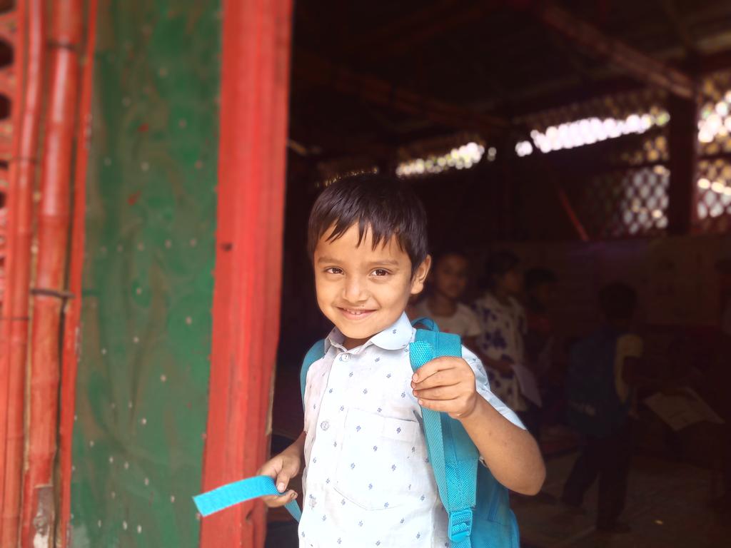 IAmPanThar's tweet photo. The right to education is a human right for everyone. Educate your child to light up your community.
Education is the only solution for the Rohingya community.
Photo – Pan Thar
#RohingyaRefugee
#RohingyaLife
#StudentLife
#Education
#Smile
#PanThar https://t.co/Y8Z3InwroT