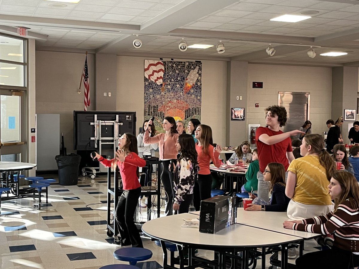 CH Middle School tweet media