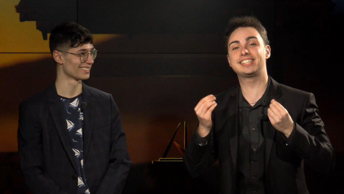 YTKawzzen's tweet photo. Lorsque ton crush te regarde comme ça, tu as tout gagné #JoyeuseStValentin https://t.co/3omIiPP2oj