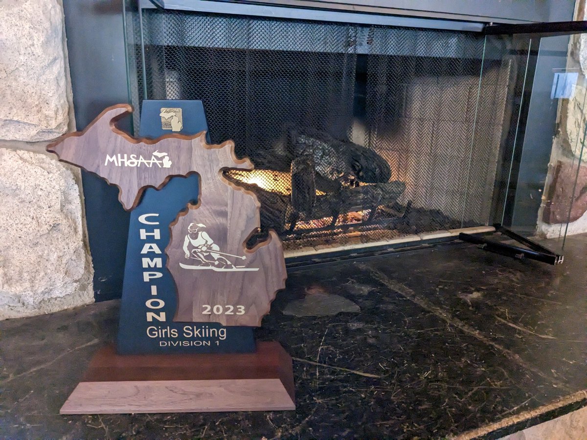 clarkstonskiing's tweet photo. See you at the state finals!
Regional results:
Girls 1st
Boys 3rd
#GoWolves https://t.co/iVea4ZVraD