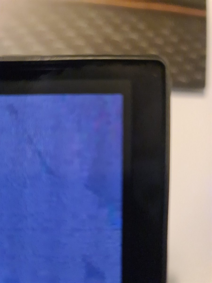pcgamermark's tweet photo. @AlienwareUK  just bought the new oled ultrawide and at 1440p, pixels are left on the top and right hand side switched off? How do I locate the edge of the monitor and sift it up and right to fill the screen? https://t.co/S0j1Vrixwu