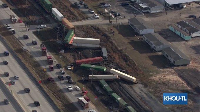 More Than a Dozen Trains Have Derailed in the U.S. This Year - Plus One Today in Houston Fo4DIKbXsAA61LX?format=jpg&name=small