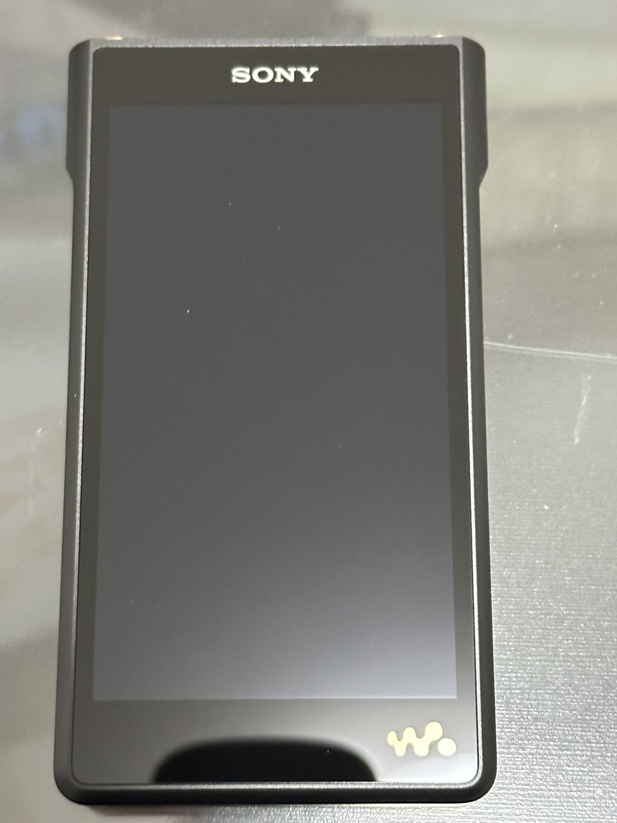 skyht's tweet photo. 当初ZX707買おうと思ってたけど、結局NW-WM1AM2買ってしまった^_^
今まで使ってたZX500は娘にあげました^_^;
#zx707
#NW_WM1AM2
#WM1AM2
#SONY
#ソニー https://t.co/hG5OOMWFWJ