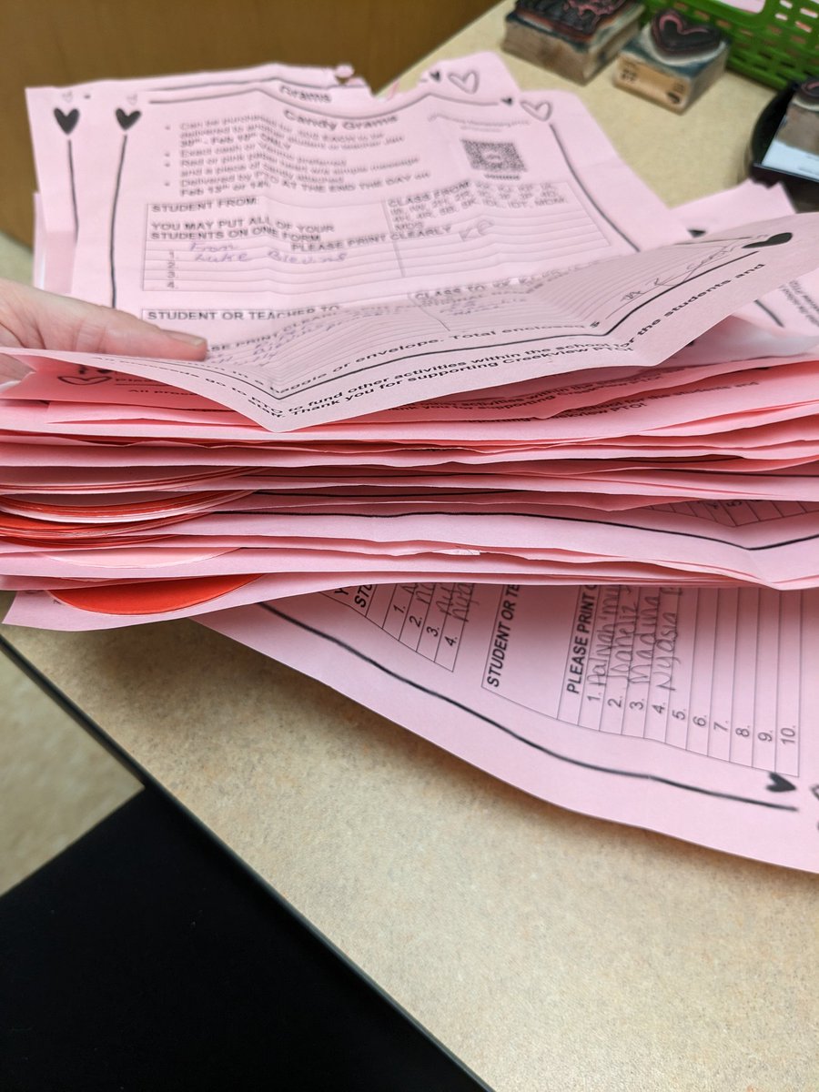 Candy gram success, Feb 2023 in the books totalling 1,001!

I even got some 🥰❤️ Each student received at least 1. Share the love.

A glimpse of the orders I had still on Friday. I'm overwhelmed with how well this went and loved every minute of it!

#middierising #makeyourmove