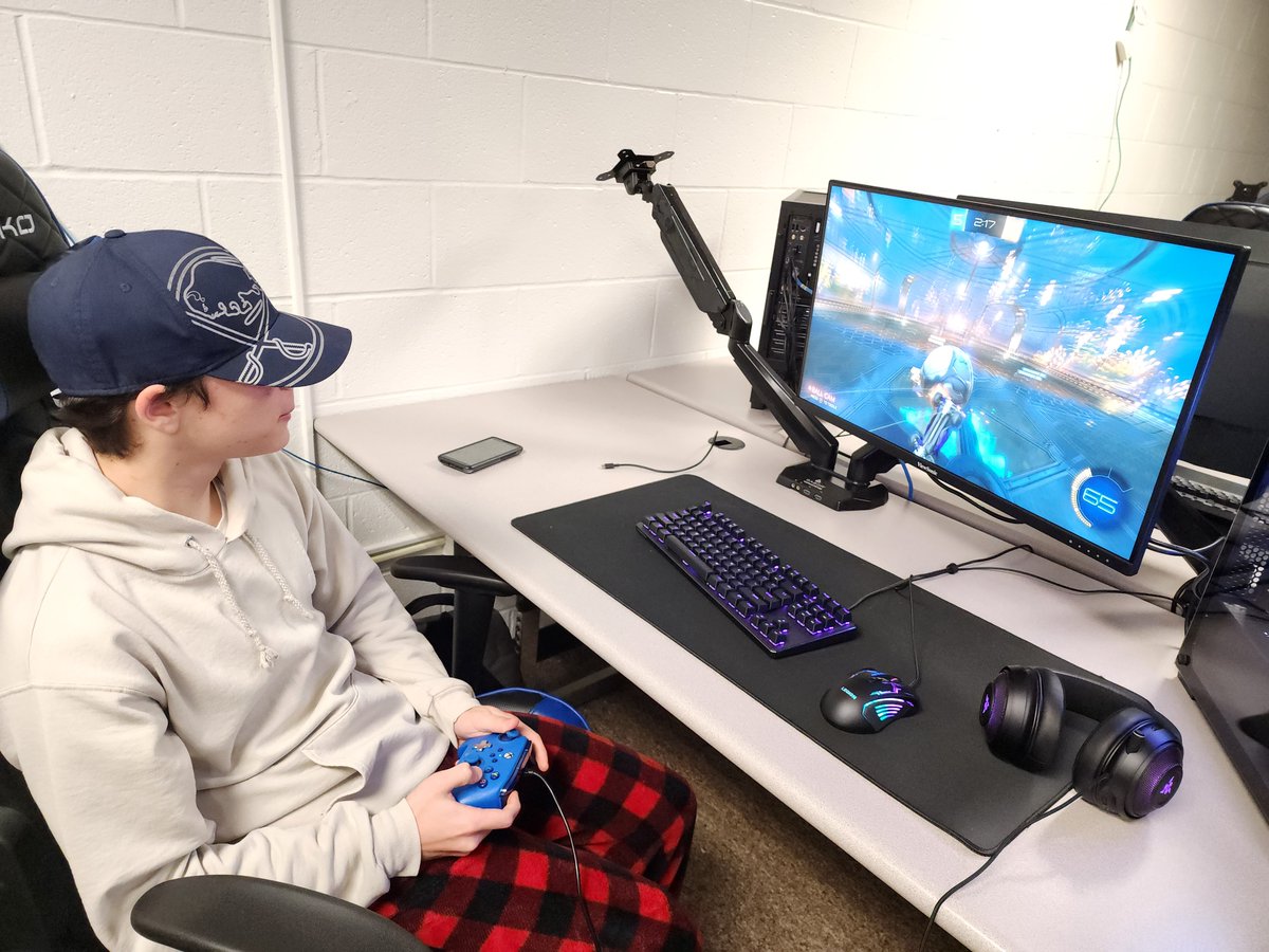 Starting the week off with Chess! Great to see our Rocket League players getting some practice in as well.

<a href="/JoinGenEsports/">Generation Esports</a> <a href="/HSELesports/">High School Esports League</a> <a href="/BrockportHS/">Brockport HS</a> #Brockport #BleDevilsEsports