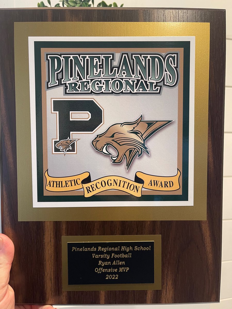 RyanAllen417's tweet photo. Very thankful that yesterday at my last high school football banquet, I received Offensive MVP. Could not have done it without my coaches, family and friends!! Thank you so much!! 
@coachtierney74 @DaveA417 @Momof3monsters9 https://t.co/i1gqReqEZC