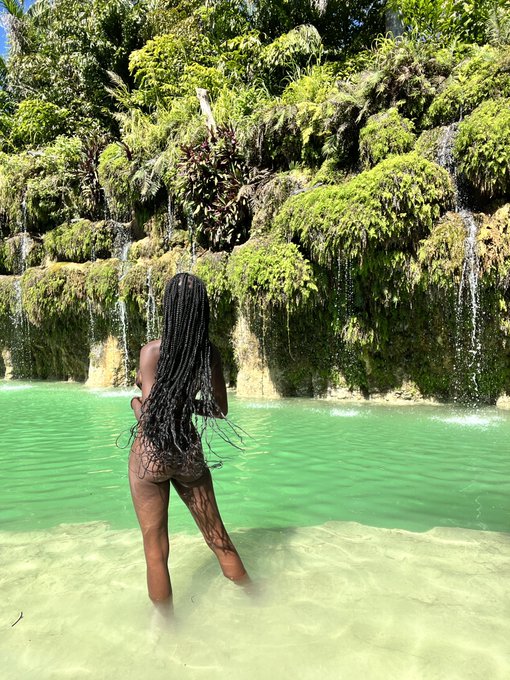 They let me take photos after we wrapped this location. https://t.co/6zrvEhgCwC