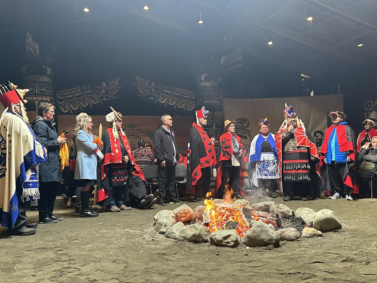 Congratulations to the Nuxalk Nation on the repatriation of an ancestor, a house entrance pole carved by Louie Snuxyaltwa taken in the early 1900s. They’re bringing their artifact home to its rightful place. #Repatriation <a href="/RoyalBCMuseum/">Royal BC Museum</a> <a href="/NuxalkRadio/">Nuxalk Radio</a>