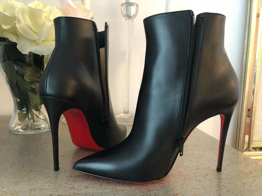 HeelsNylons's tweet photo. Perfect boots for the season #sokatebooty #sokate #louboutinboots #redbottomboots https://t.co/FMste3vC8N