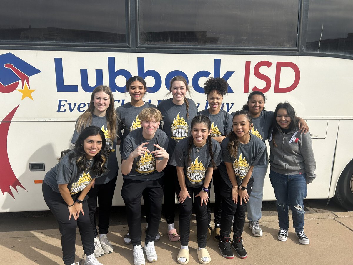 LubbockHS_GBB's tweet image. Your Lady Westerners are headed out! Let’s get it!! 🏀🖤 #WorkingAsOne 
 
Thank you to our Booster Club for the goodies.
