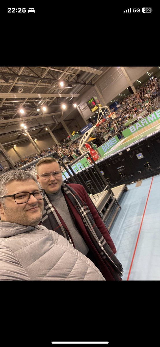 HukTrier's tweet photo. BARMER burning for basketball 🔥 🏀 

HUK Coburg Büro Trier Süd 🤝 BARMER TRIER

Freue mich auf die Zusammenarbeit mit @BARMER_RLPSAA 💛💚 https://t.co/y8Y0ZejdxN