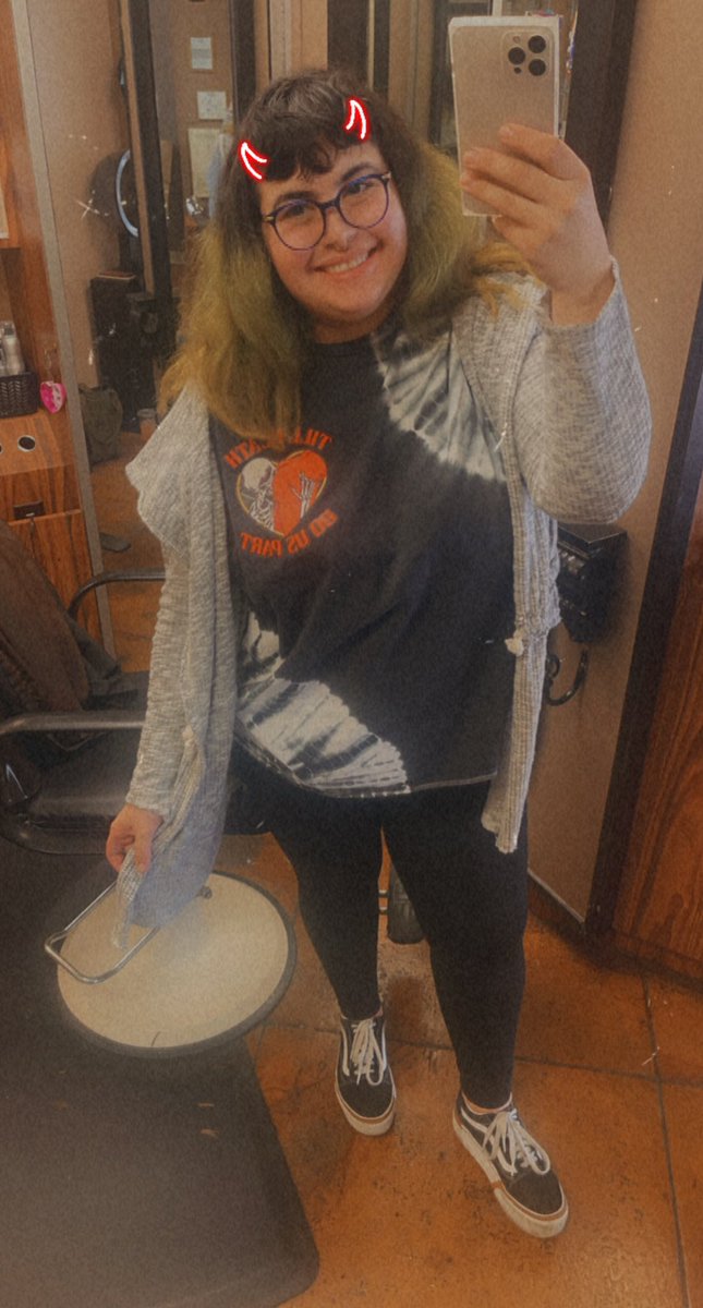 saraffff_'s tweet photo. Before &amp; After because this hair needed satan https://t.co/puVhOfu68O