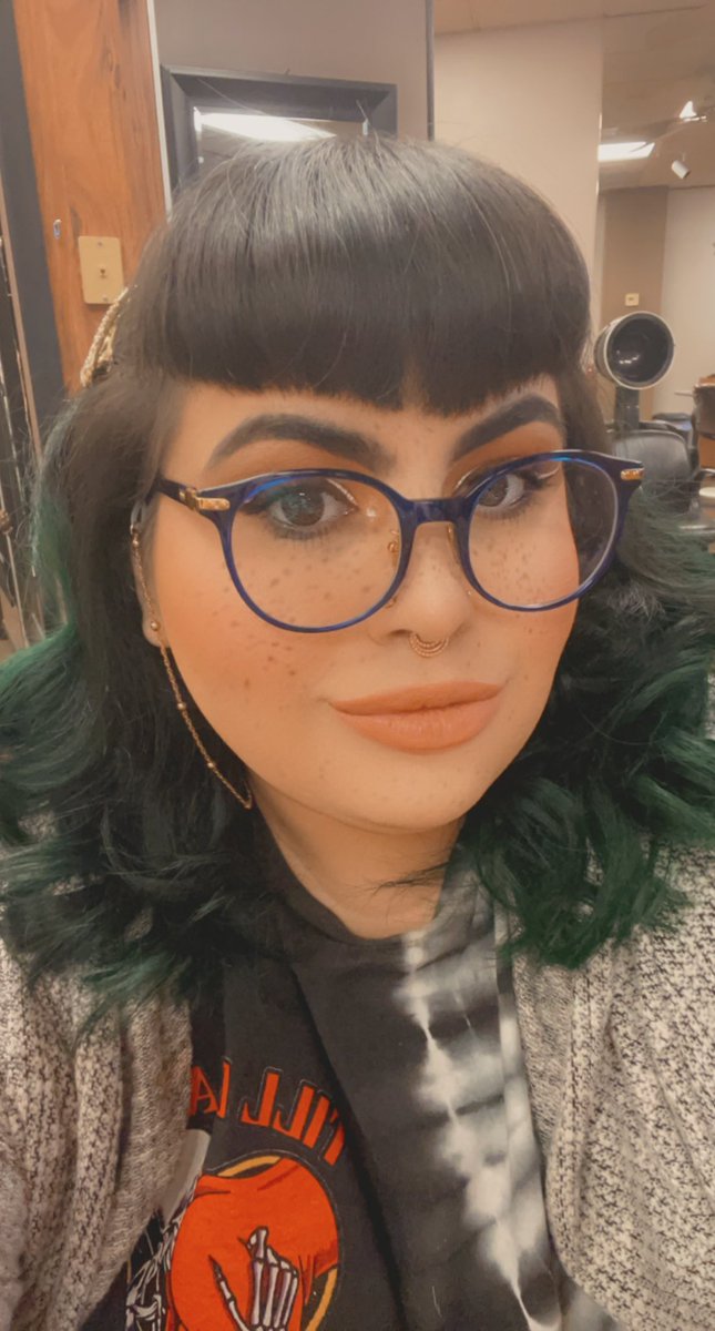 saraffff_'s tweet photo. Before &amp; After because this hair needed satan https://t.co/puVhOfu68O
