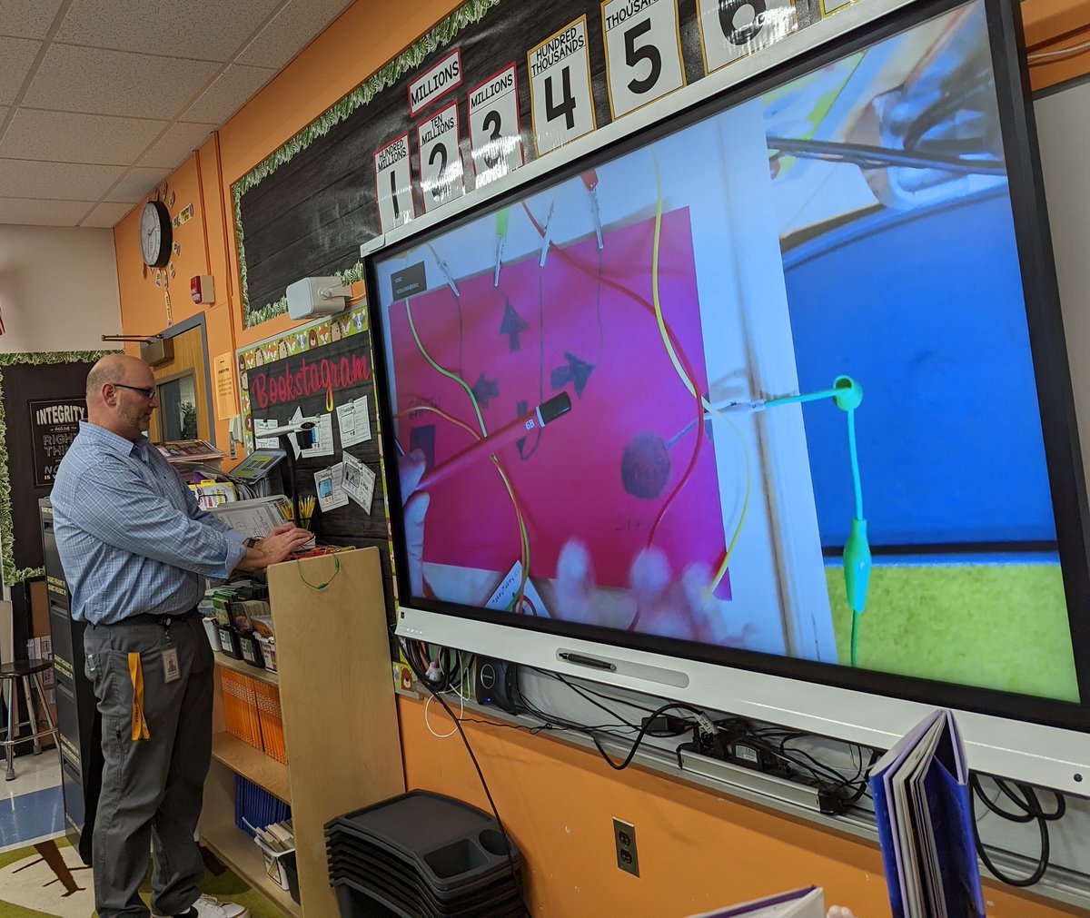 MrsOConnellWCSD's tweet photo. @MrColeman110 came to introduce us to Makey Makey! We'll be using this fun tool to make interactive posters in the near future! https://t.co/WedyugYUf6