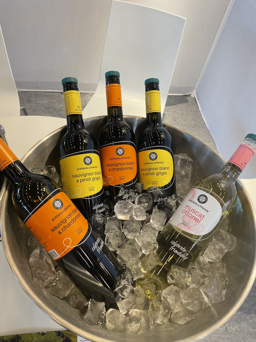 First day <a href="/vinexposium/">Vinexposium</a> in Paris, lovely to see so many of you😍looking forward to open more bottles tomorrow💪🏻