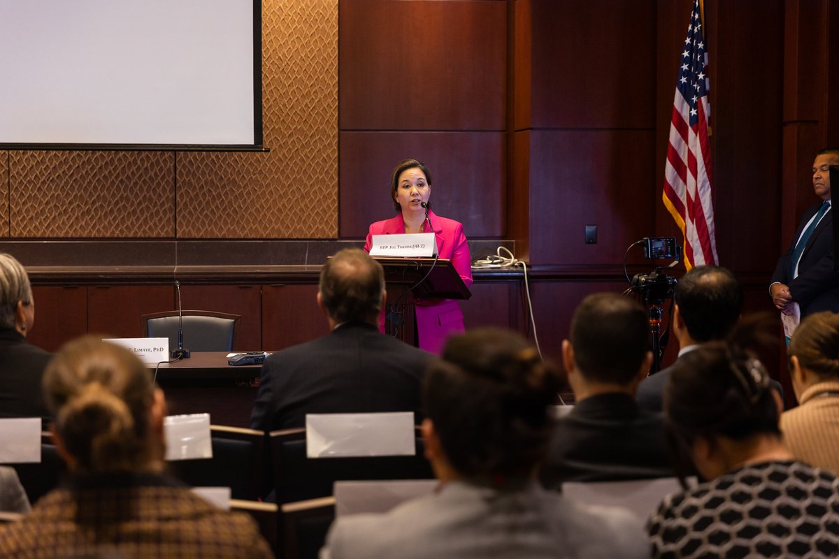 #JapanMatters del <a href="/EastWestCenter/">East-West Center</a> es ideal para entender el fuerte lazo entre Japón y las comunidades de EEUU. Tuve el honor de unirme al lanzamiento de la 4ª edición con la senadora @MazieHirono, el representante <a href="/JoaquinCastrotx/">Joaquin Castro</a> y @TokudaforHawaii. -Embajador Tomita