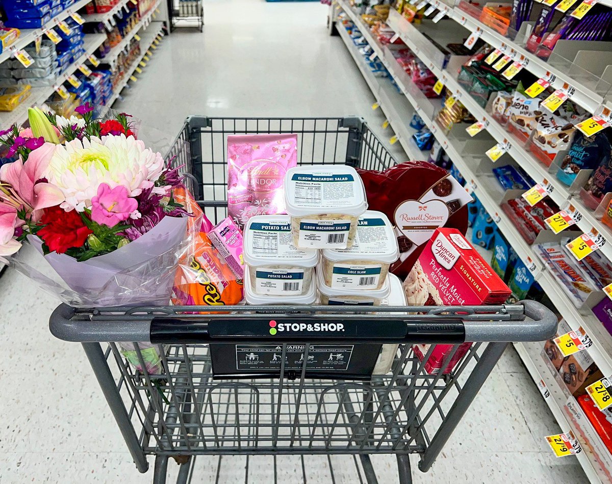 HansKissle's tweet photo. Rushing to get our V-Day shopping done like
💨😬💕

Found all of our Valentine's favs at @StopandShop so
we're ready to go!  Alexa, play Lover by Taylor Swift💗

#hanskissle #stopandshop #ValentinesDay #potatosalad https://t.co/x1oKohqJZY