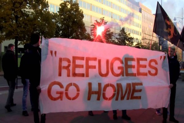 canonman52's tweet photo. @M007M10 @prestick09 #invadersgohome #ILLEGALimmigrants https://t.co/0AAf9hNTzR