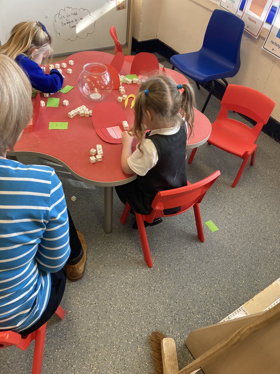 sue_hodgkiss's tweet photo. I’ve been in a school today and delivered an OH lesson. The nursery have designed their own dental surgery!! How fab is this, the children were living it. Also doing some fab dental activities #earlyyears #STB #OHIT https://t.co/wq0C12eM9Z
