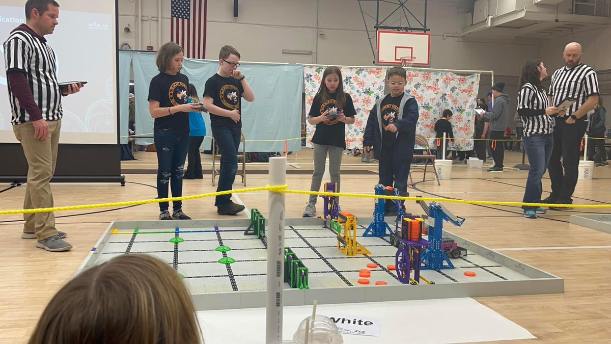 COSMOSIndiana's tweet image. ⚙️Robotics encourages creativity, teamwork, leadership, and problem solving.
🎮 It inspires the STEM problem solvers of tomorrow!
#robotics #ftcrobotics #VEXRobotics #STEM