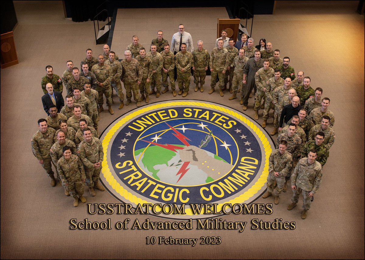 ScottHorrigan1's tweet photo. Great Opportunity! ⁦@us_sams⁩ students visit ⁦@US_STRATCOM⁩ to receive briefings on Strategic Deterrence and the Operational Environment. Some tough security challenges in the world but these future planners are ready to lead. https://t.co/gXO0cttdDa