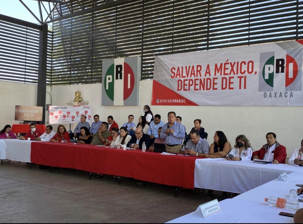 marco_cuevas_'s tweet photo. Reorganizar y actualizar la militancia partidista para el fortalecimiento político, que permita el crecimiento territorial sostenido con base en una agenda política incluyente con alto sentido social y ciudadano https://t.co/9MhuV70HIP