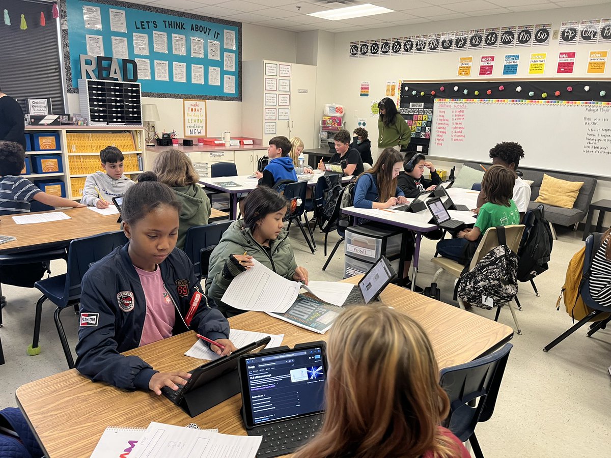 TheMrsPierce's tweet photo. Helping 5th grade with research for their mystery reports. @EthridgeES #oneLISD #gameonlearnon #Area51 #bigfoot #Extraterrestrials #bremudatriangle https://t.co/MUnCWSfj78