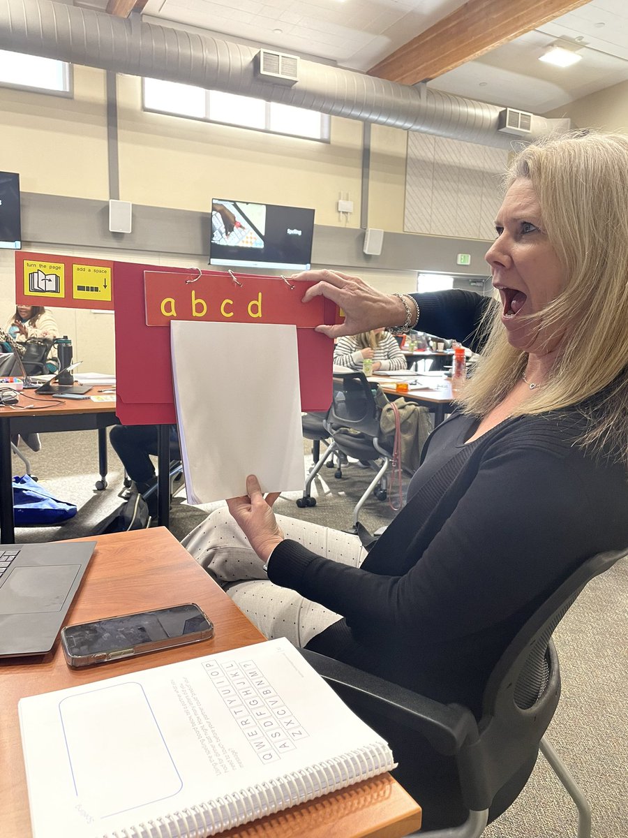 Here is an amazing spelling/visual support that one of our Open Access Leads from Sonoma shared during their AAC Foundations training. <a href="/PCOE_OPENACCESS/">PCOE_OpenAccess</a> <a href="/AAC_Jen12/">Jennifer Wright</a>