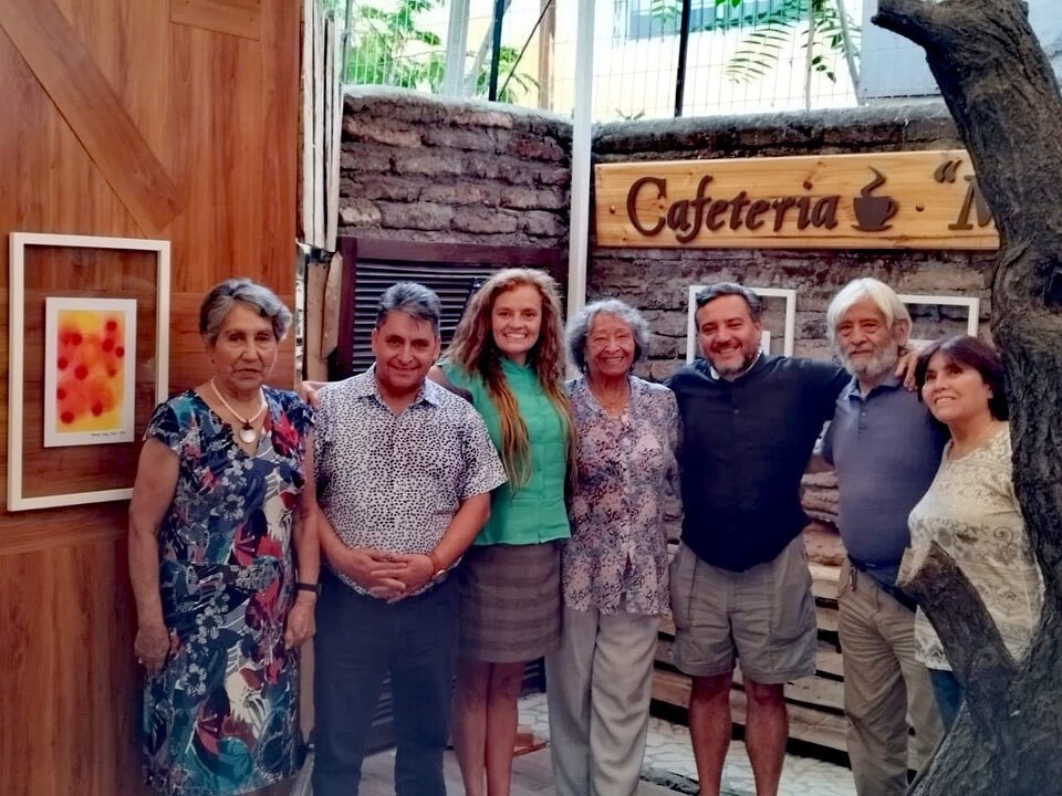 Nuestros primeros invitados a la Pre-inauguración de la exposición de <a href="/leoloboslagos/">Leo Lobos</a> 

Artistas, escritores y docentes de nuestra comuna.
.
.
.
#sanbernardo #comuna #comunidad #arte #cultura #escritores #docentes #artechileno #artistaslocales instagr.am/p/Cong1SfvrIE/