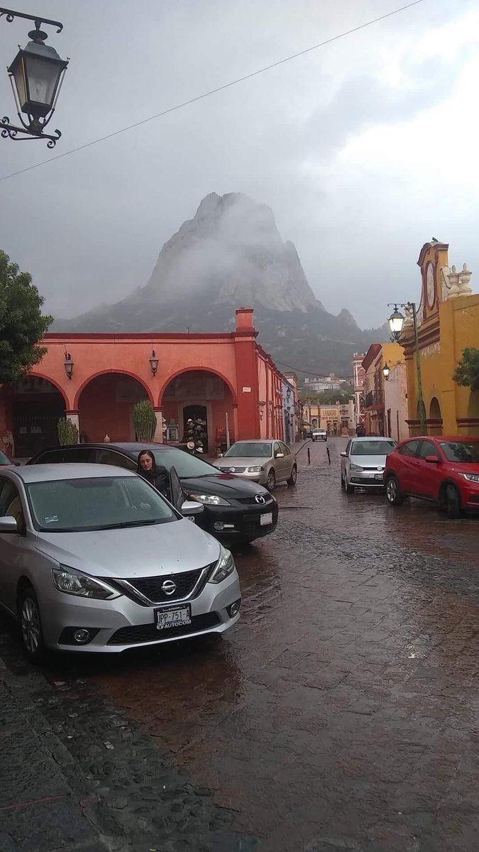 MagicAdventure5's tweet photo. ¿Quién para...? 😍🥰☕️🥯

#peñadebernal #Queretaro #ValentinesDay https://t.co/TW3kemSY36