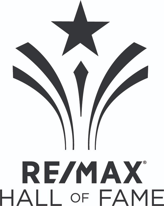 GayleBowen's tweet image. Congratulations to our very own Stephanie Sykes for receiving the RE/MAX Hall of Fame award!  We couldn&apos;t be more proud of her success! If you are looking to buy or sell your property, call Stephanie at 281-799-3248! #localagent #remaxcincoranch #realtorlife #realestateexpert
