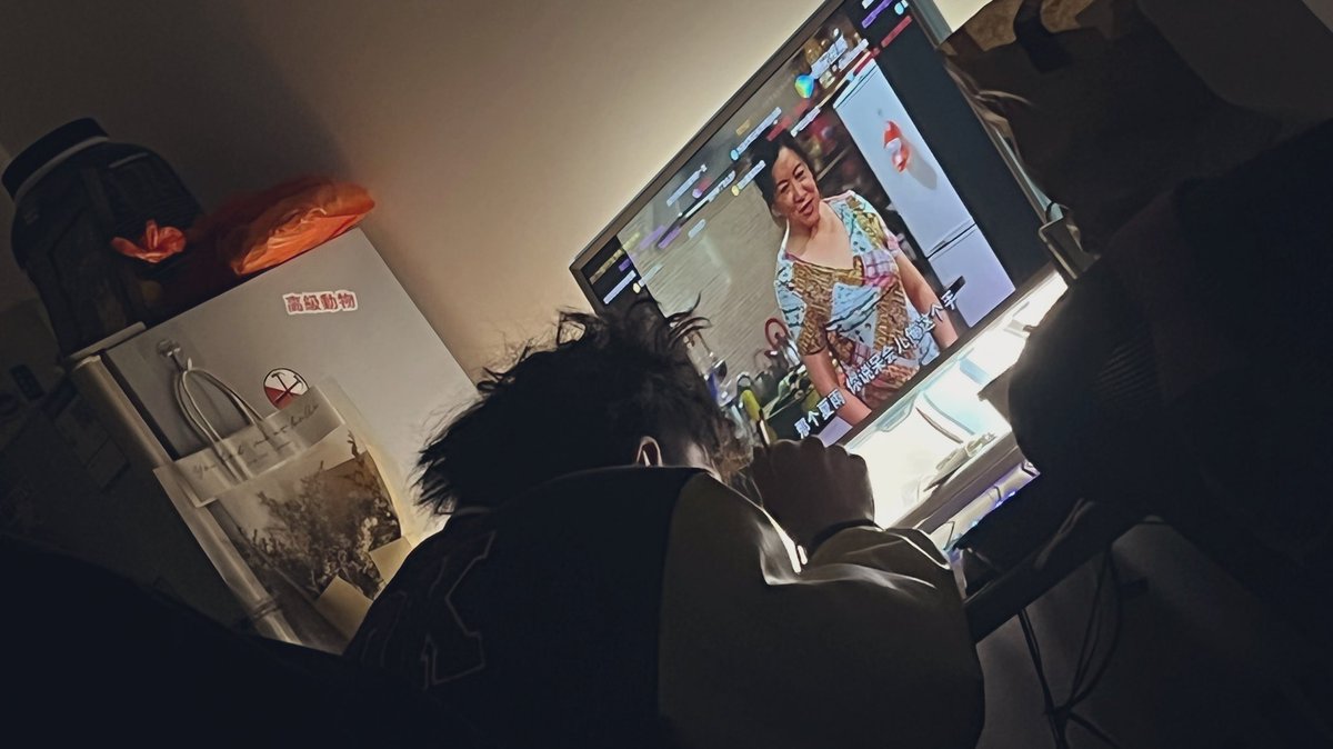 yan20191's tweet photo. 让我下次不要扯头发了…… https://t.co/T85GBQKSD4