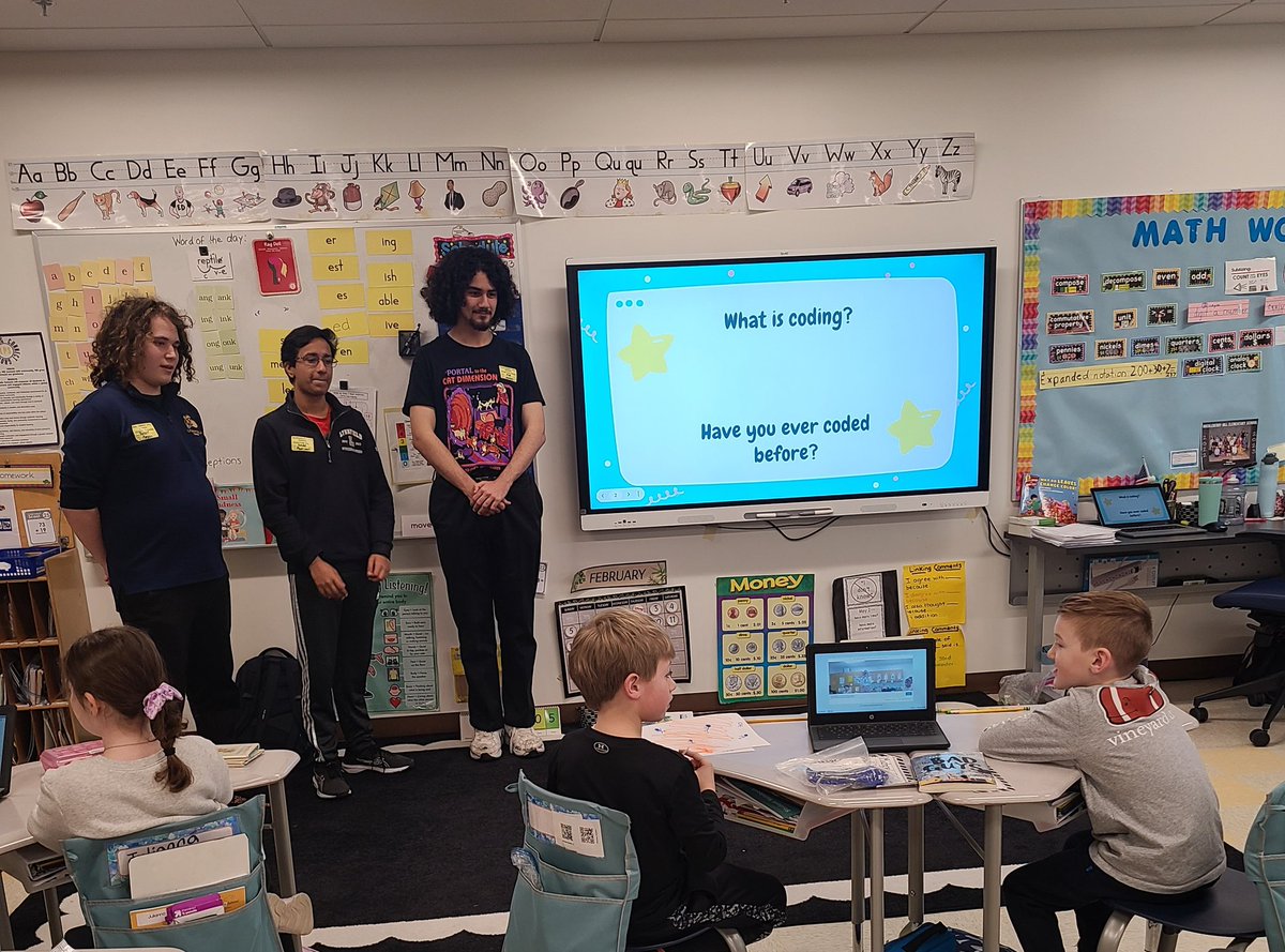 ColleenMehigan's tweet photo. 2M loved "Hour of Code" today! Thank you @techcoachcooper  @audrey_l_coats and LHS students! https://t.co/tABq5NT8ky